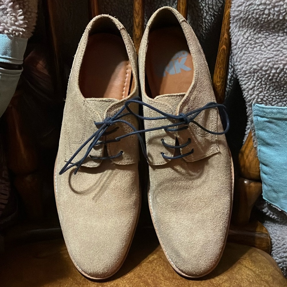 Men’s new without tags Studio INK shoes.Size 81/2. Excellent condition